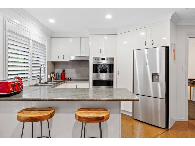 37 Wyncroft Street, Holland Park QLD 4121