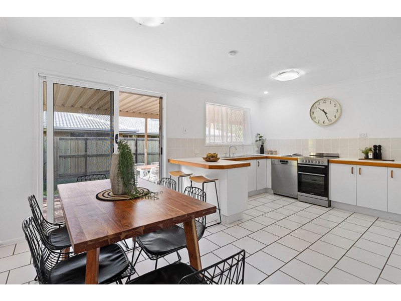 12 Bauhinia Street, Birkdale QLD 4159