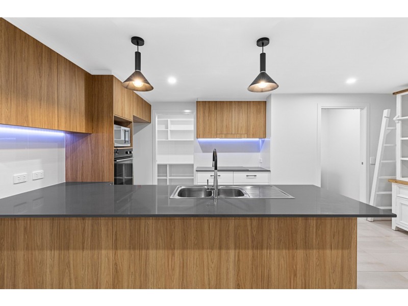 202/152-154 Middle Street, Cleveland QLD 4163