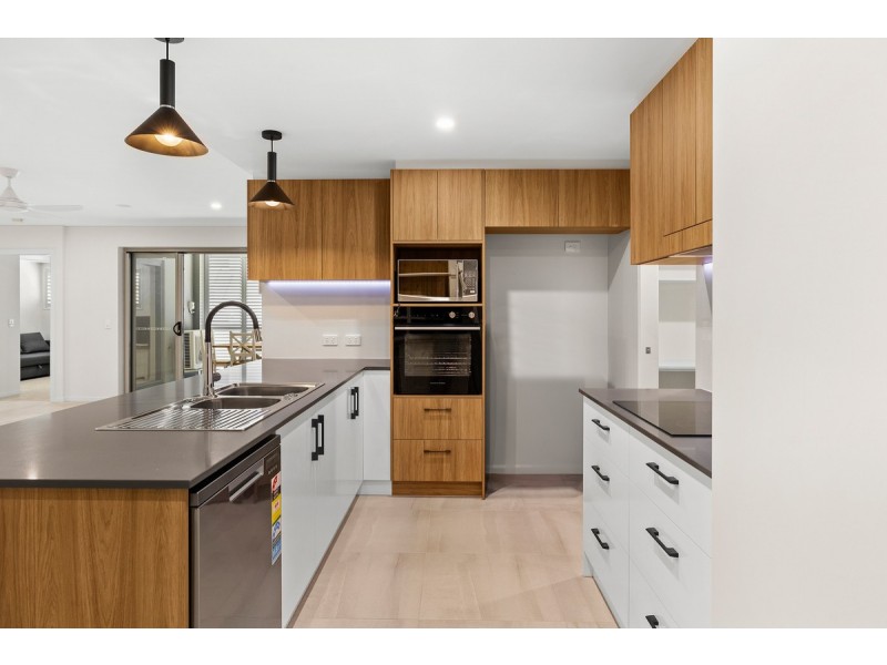 202/152-154 Middle Street, Cleveland QLD 4163