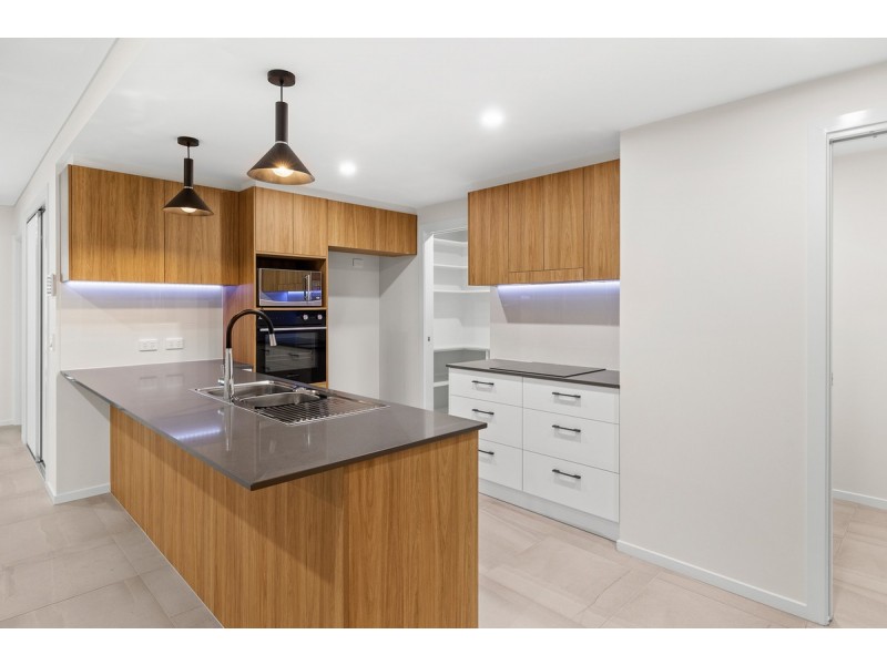 202/152-154 Middle Street, Cleveland QLD 4163