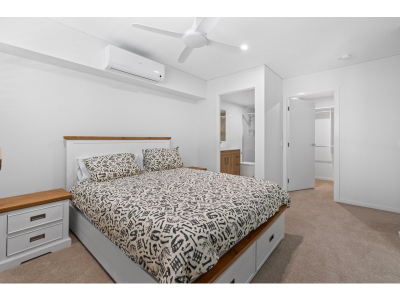 202/152-154 Middle Street, Cleveland QLD 4163