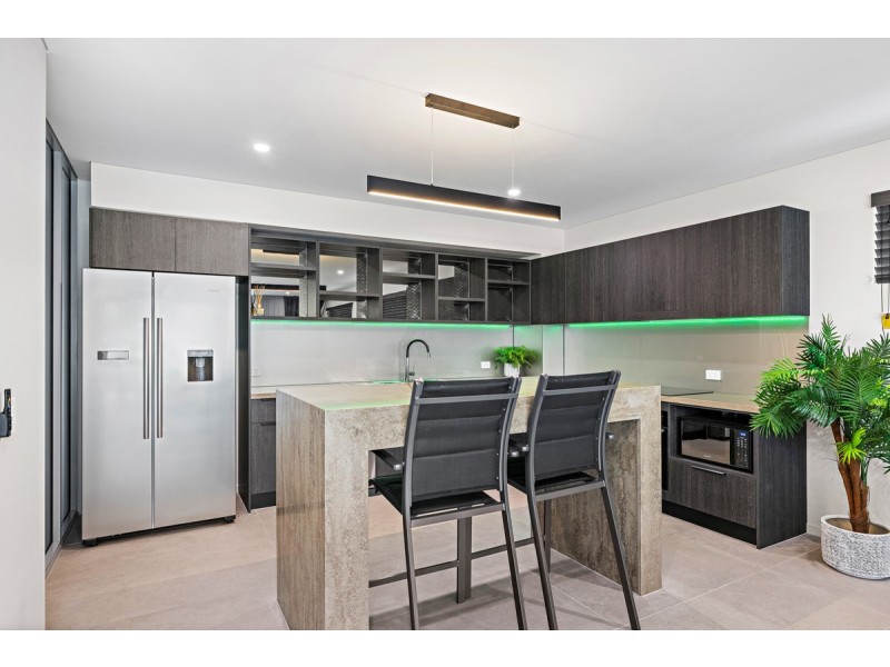 202/152-154 Middle Street, Cleveland QLD 4163