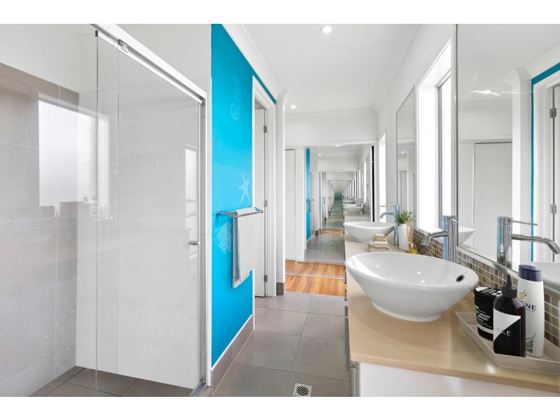 17-19 Tina Street, Redland Bay QLD 4165