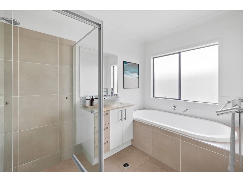 17-19 Tina Street, Redland Bay QLD 4165