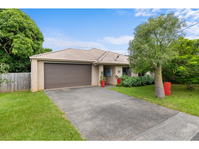 17-19 Tina Street, Redland Bay QLD 4165