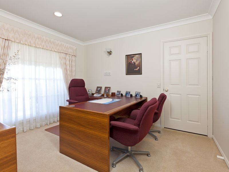 25 Captains Court, Raby Bay QLD 4163