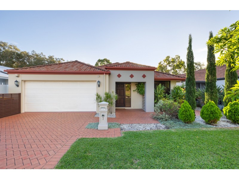 7 Cliff Close, Wakerley QLD 4154