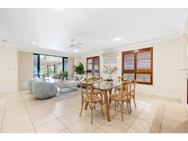 7 Cliff Close, Wakerley QLD 4154