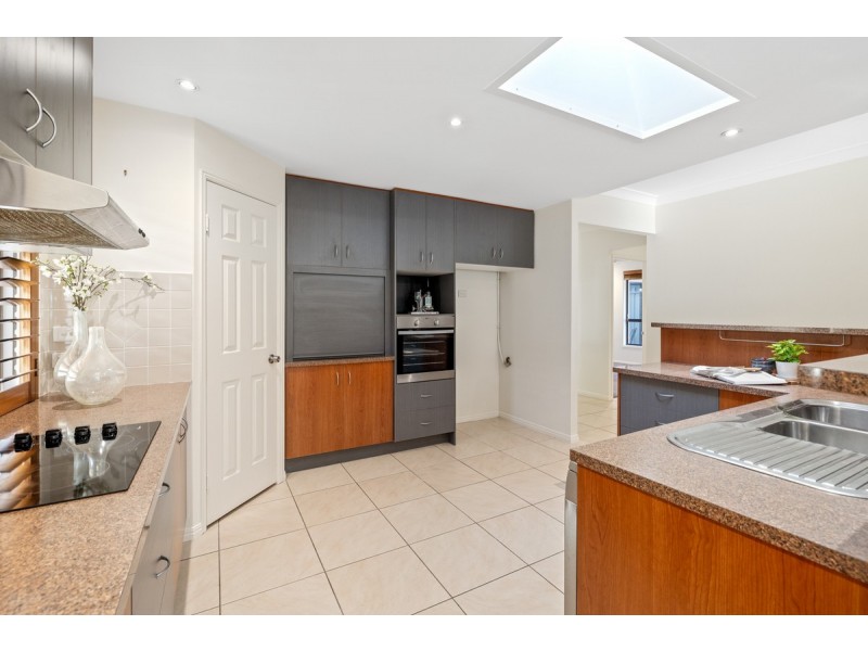 7 Cliff Close, Wakerley QLD 4154