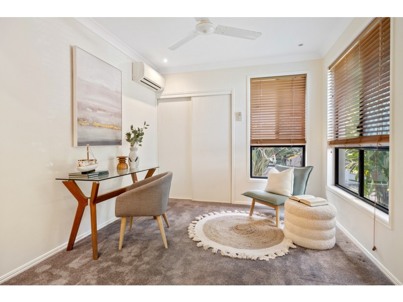 7 Cliff Close, Wakerley QLD 4154