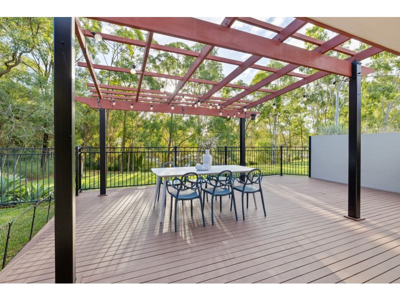 7 Cliff Close, Wakerley QLD 4154