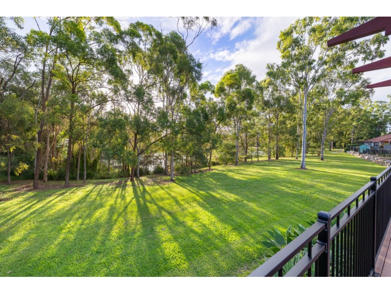 7 Cliff Close, Wakerley QLD 4154