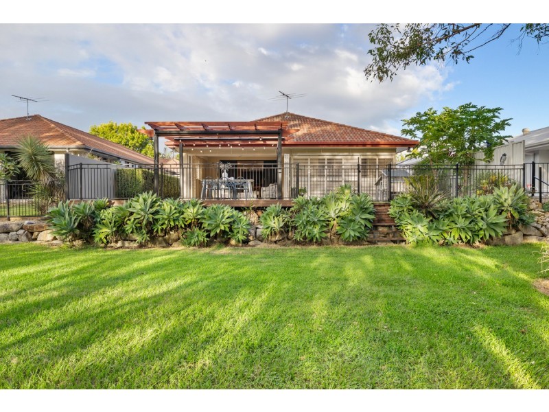 7 Cliff Close, Wakerley QLD 4154