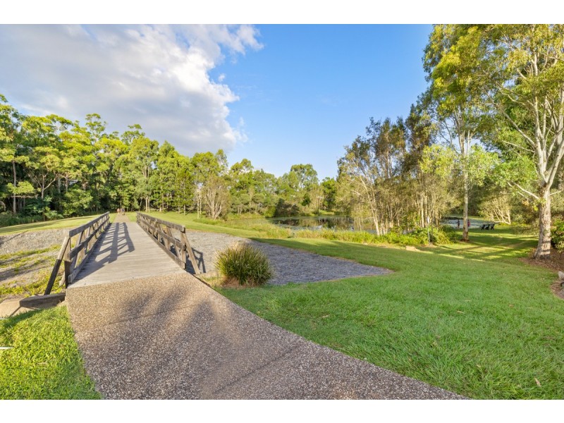 7 Cliff Close, Wakerley QLD 4154