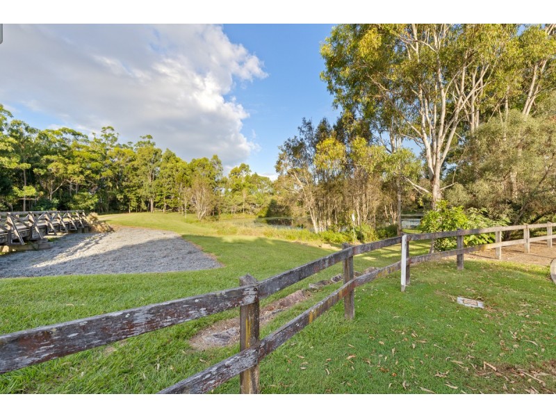 7 Cliff Close, Wakerley QLD 4154