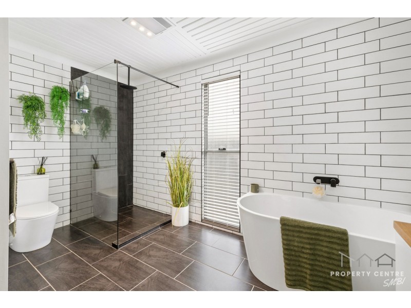 2 Billambang Street, Russell Island QLD 4184