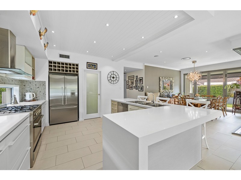 16 Clive Road, Birkdale QLD 4159