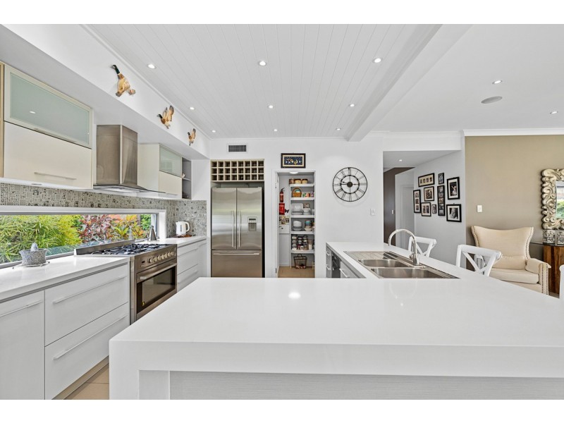 16 Clive Road, Birkdale QLD 4159