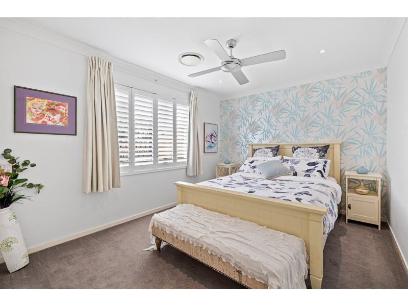 16 Clive Road, Birkdale QLD 4159