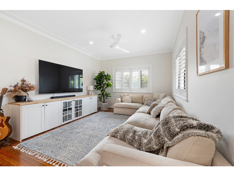 57 Broadwater Road, Mount Gravatt East QLD 4122