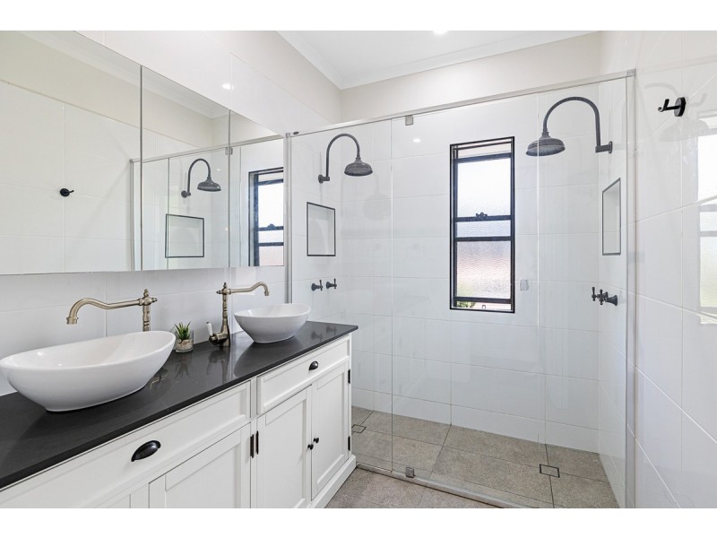 57 Broadwater Road, Mount Gravatt East QLD 4122