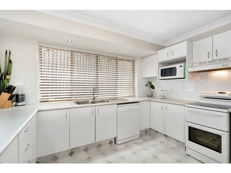 16 Ponderosa Place, Forest Lake QLD 4078