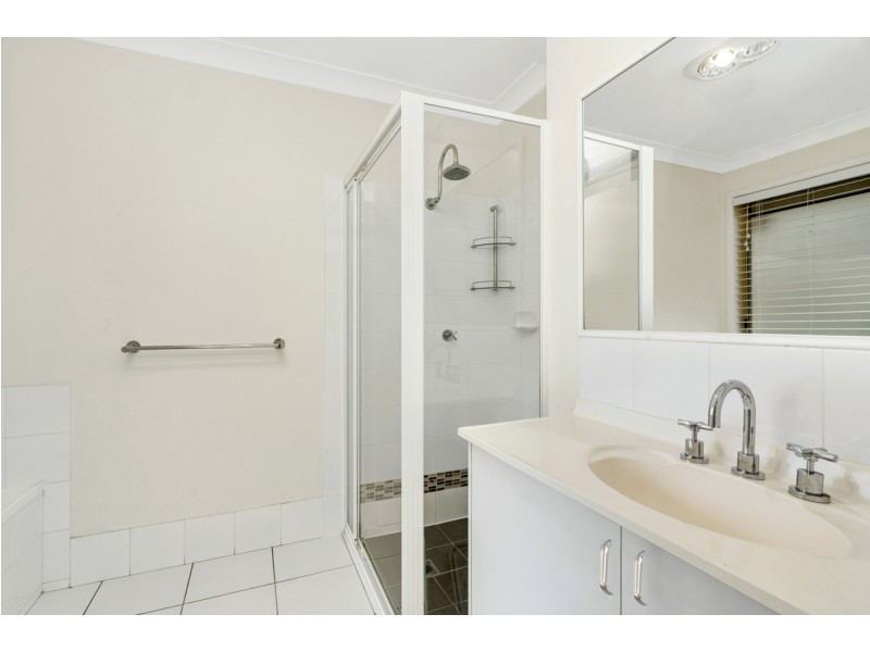 16 Ponderosa Place, Forest Lake QLD 4078