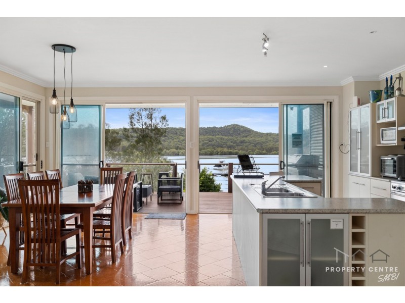 99 Wahine Drive, Russell Island QLD 4184