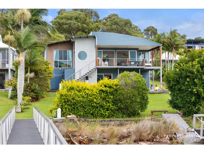 99 Wahine Drive, Russell Island QLD 4184