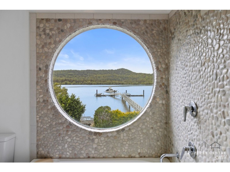 99 Wahine Drive, Russell Island QLD 4184