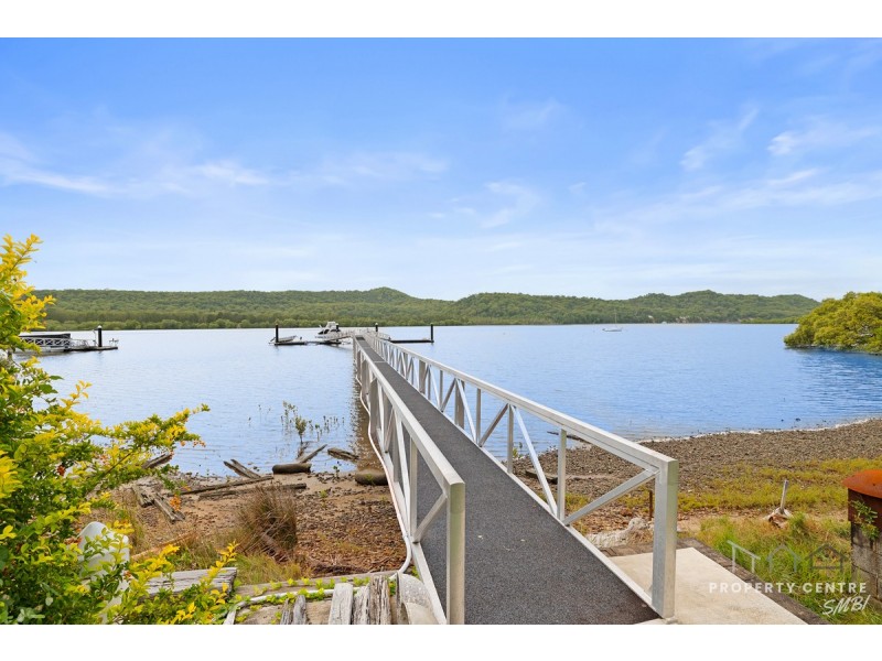 99 Wahine Drive, Russell Island QLD 4184