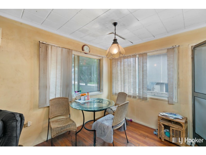 24 Stradbroke Street, Redland Bay QLD 4165