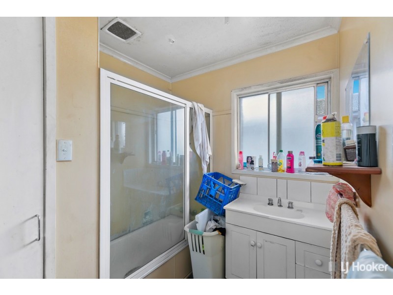 24 Stradbroke Street, Redland Bay QLD 4165