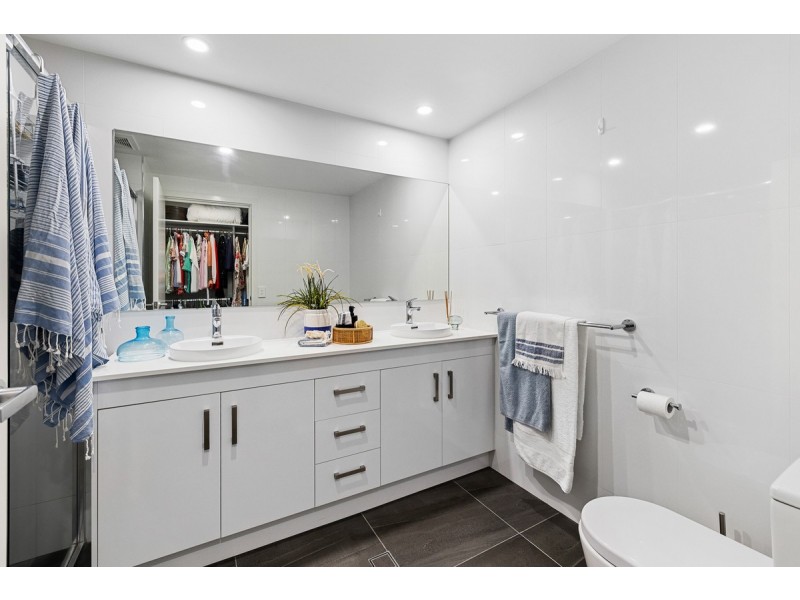 208/152-154 Middle Street, Cleveland QLD 4163