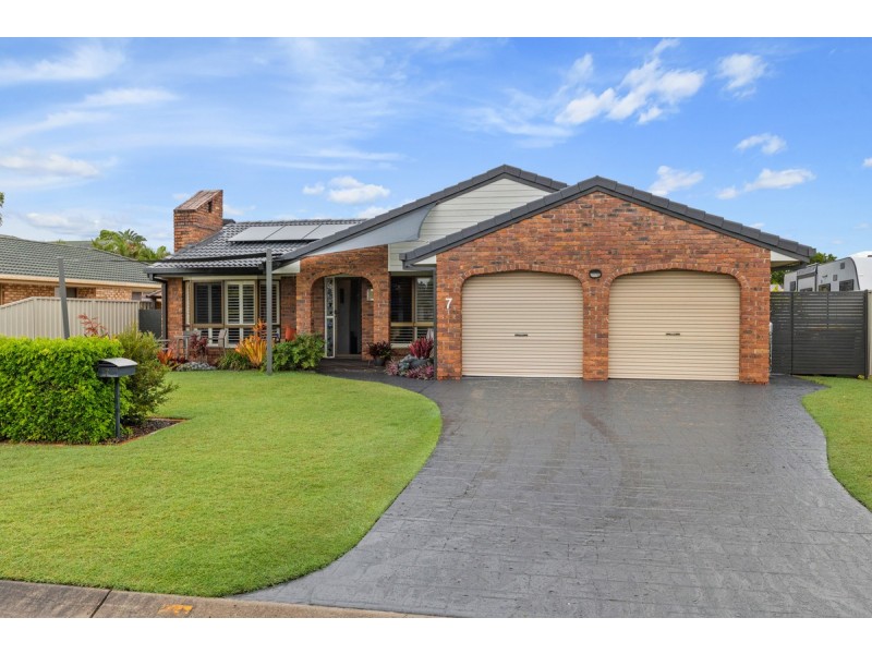 7 Bayswater Drive, Victoria Point QLD 4165