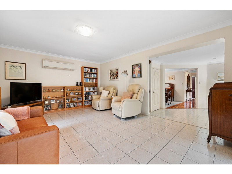 55 Kilmorey Street, Carindale QLD 4152