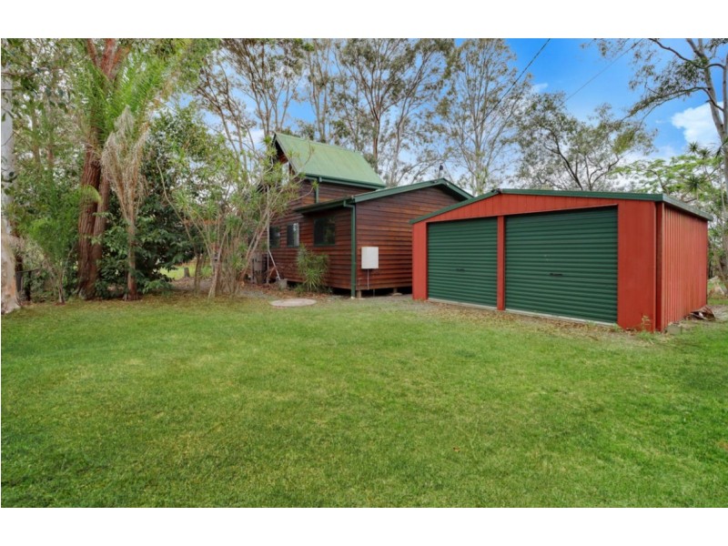30 Pear Street, Redland Bay QLD 4165