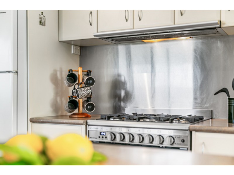 31-33 Wilkie Street, Redland Bay QLD 4165