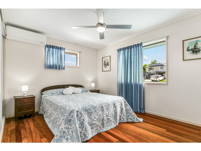 31-33 Wilkie Street, Redland Bay QLD 4165