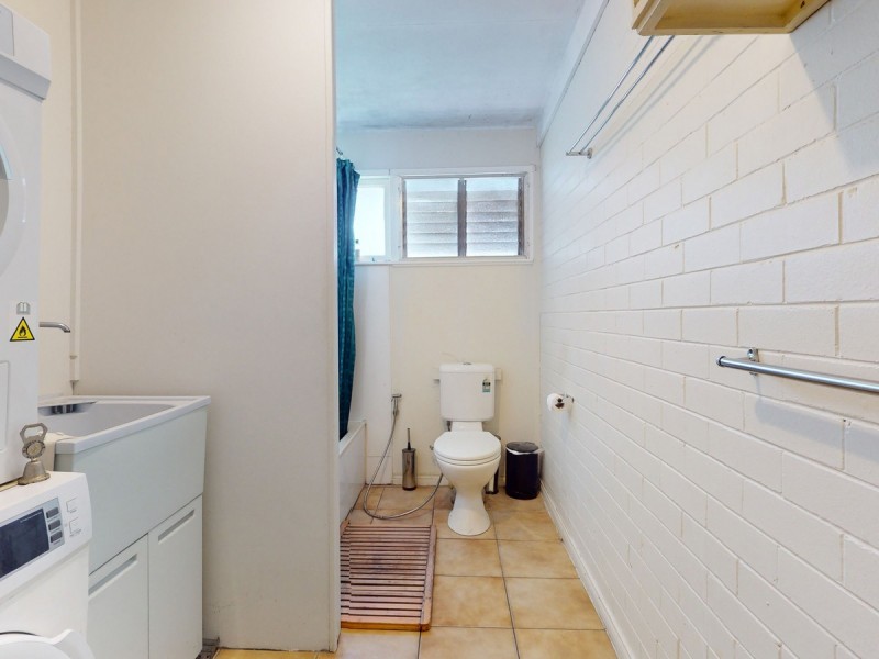 34 Kianawah Road, Wynnum West QLD 4178