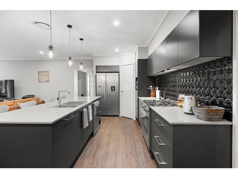 16 Duchess Place, Cleveland QLD 4163