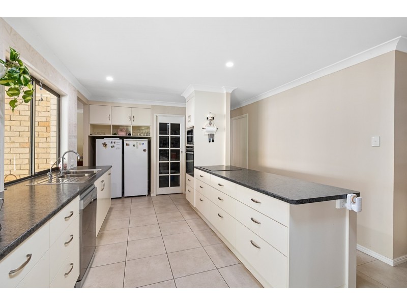 4 Caston Court, Birkdale QLD 4159