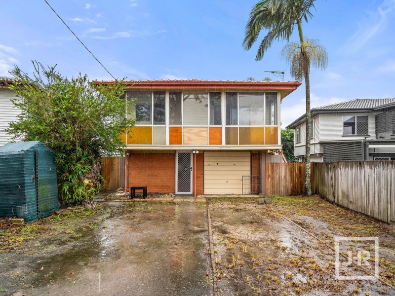 8 Eccles Street, Wynnum West QLD 4178