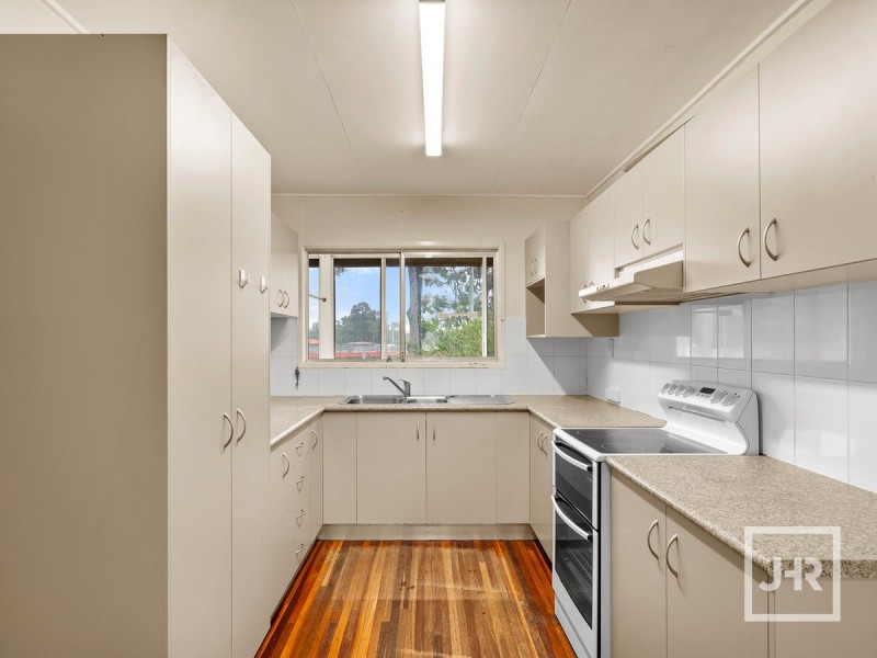 8 Eccles Street, Wynnum West QLD 4178