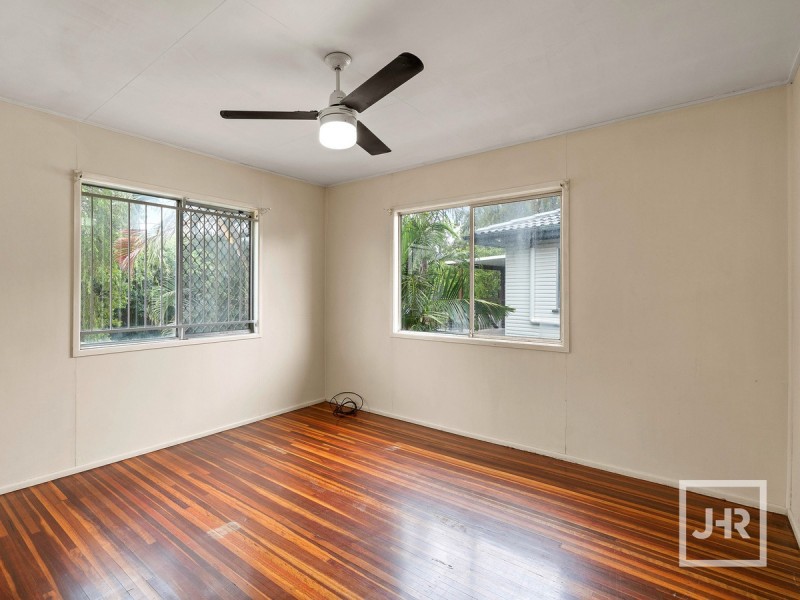 8 Eccles Street, Wynnum West QLD 4178