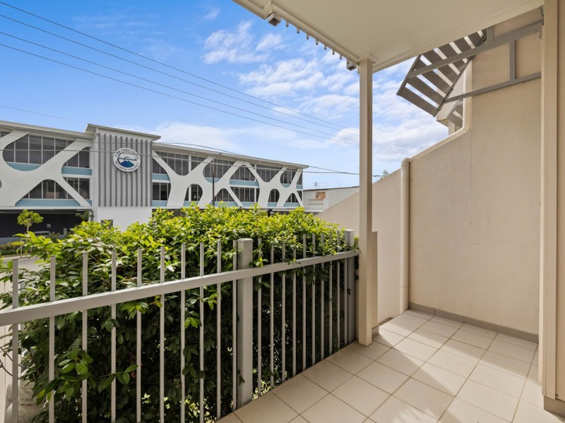 2/5 Daniells Street, Carina QLD 4152