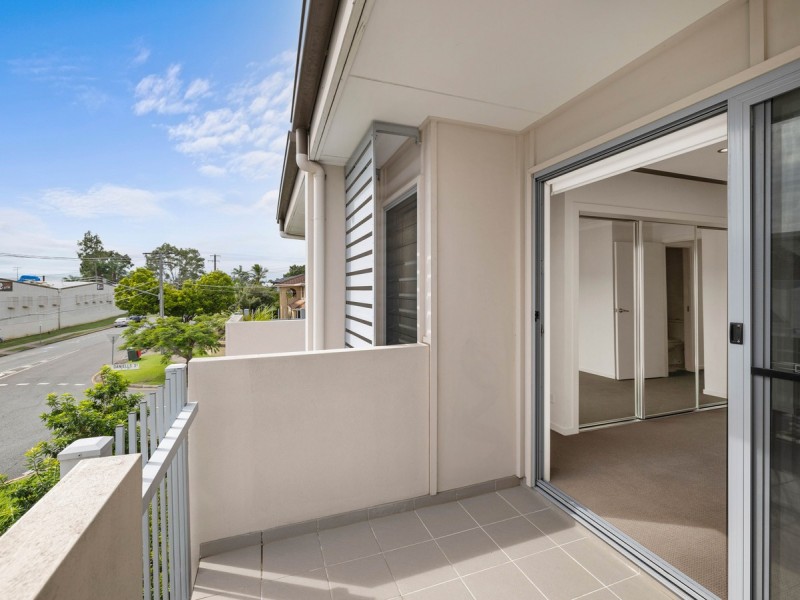 2/5 Daniells Street, Carina QLD 4152