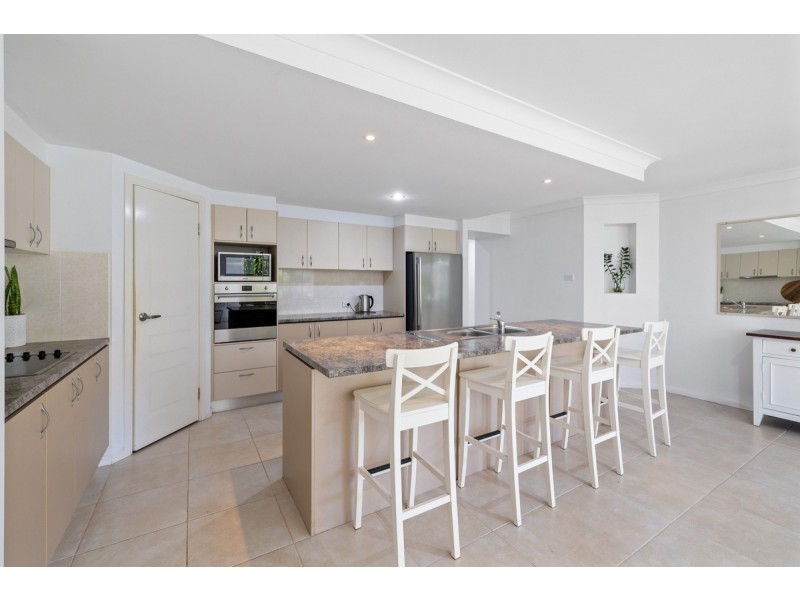 12 Aquila Street, Redland Bay QLD 4165