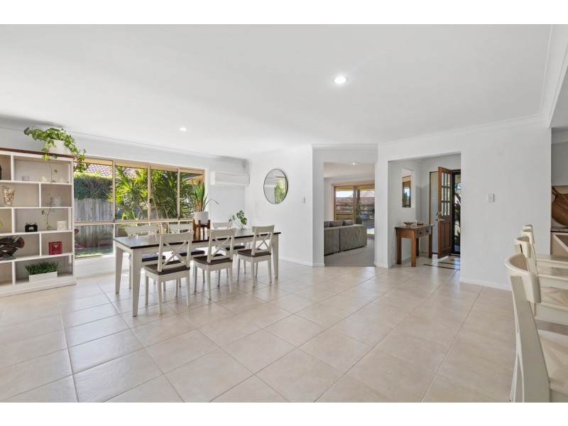12 Aquila Street, Redland Bay QLD 4165